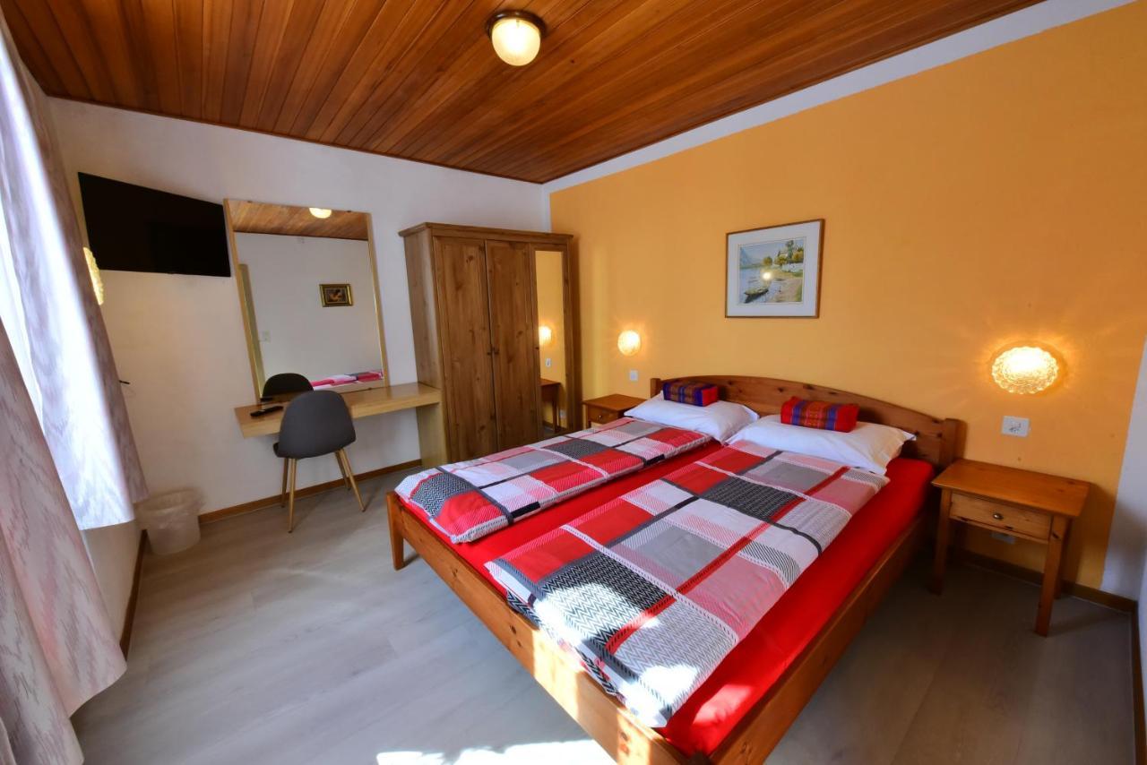 Hotel Pensione Serena Purasca Exterior photo