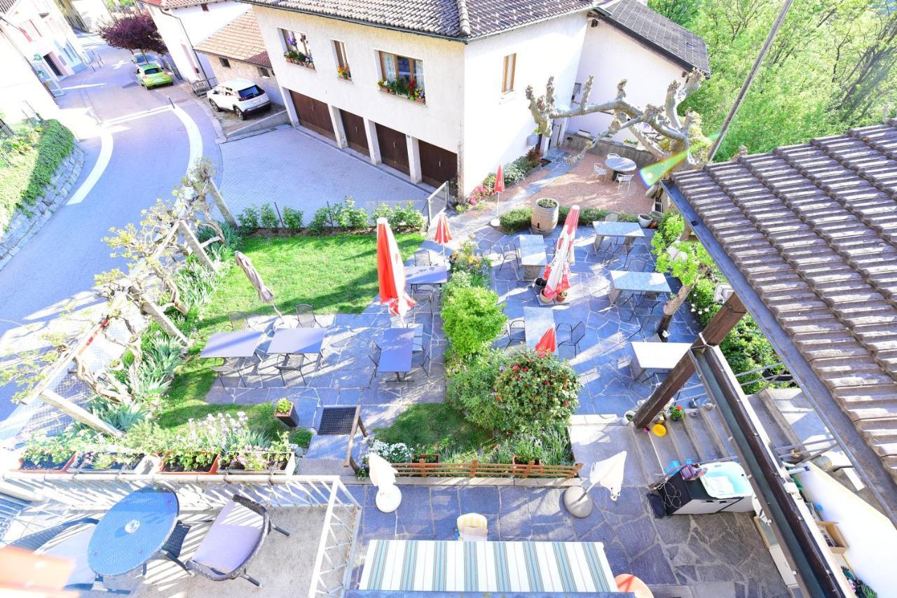 Hotel Pensione Serena Purasca Exterior photo