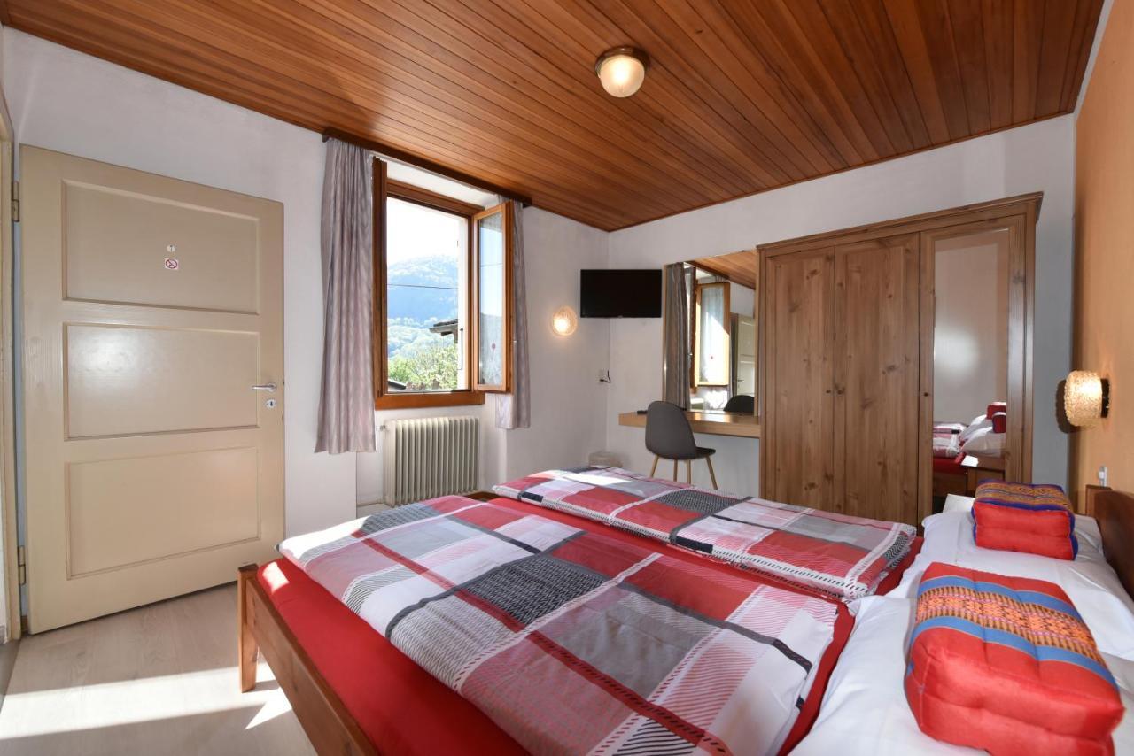 Hotel Pensione Serena Purasca Exterior photo