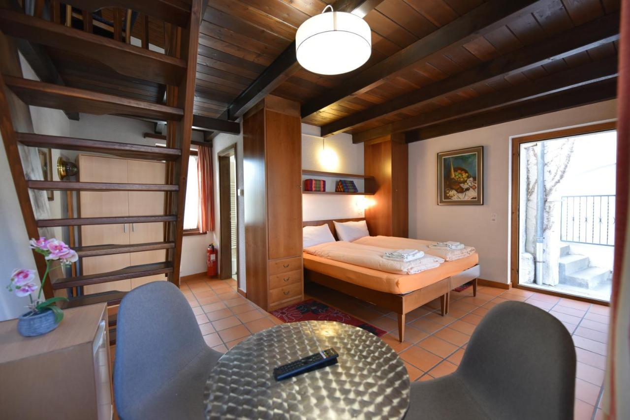 Hotel Pensione Serena Purasca Exterior photo